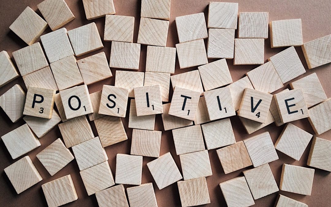 Libérate a través de pensamientos positivos.